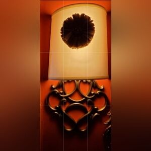 Gold Decorative Battery-Powered Wall Sconce